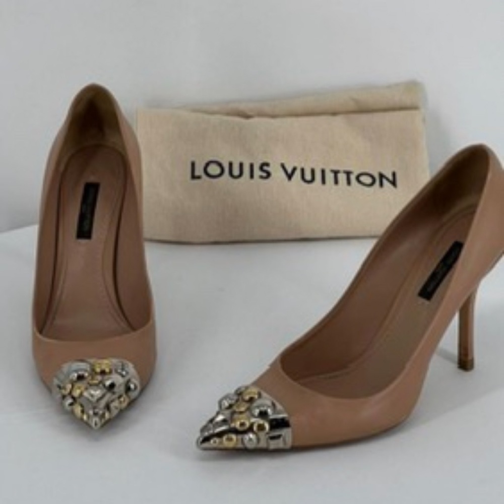 LOUIS Vuitton leather heels bernice pumps studded rolling metal nude color